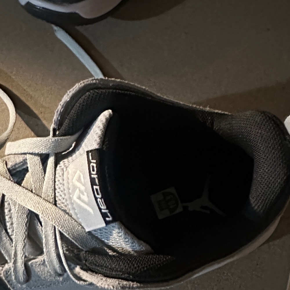Jordan Men's Black and Gray Athletic Shoes - Picture 2 of 5